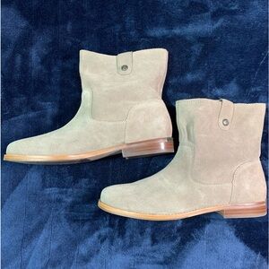 Arturo Chiang  New Womens Suede booties